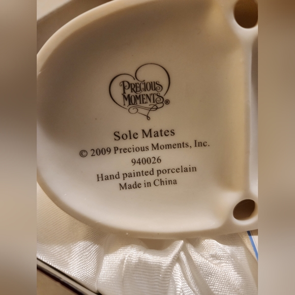 PRECIOUS MOMENTS "SOLE MATES" 2009 - Picture 6 of 10